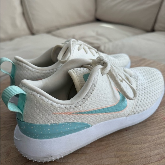 NIKE Golf Ladies Rosche G Spikeless Shoe White Turquoise Peach Size 7.5 - Picture 5 of 9